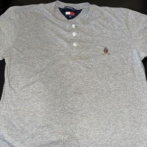 Vintage Tommy Hilfiger crest